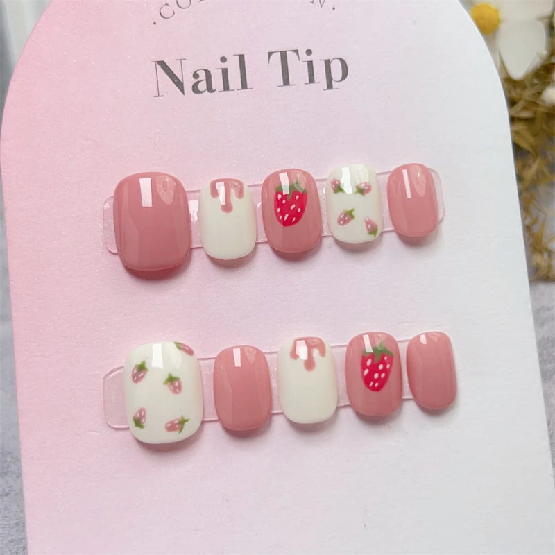 10pcs Handmade Press on Nails Round Head Fake Nails Cute Strawberry False Nails Kawaii Short Full Cover Finger Tips Manicure Art